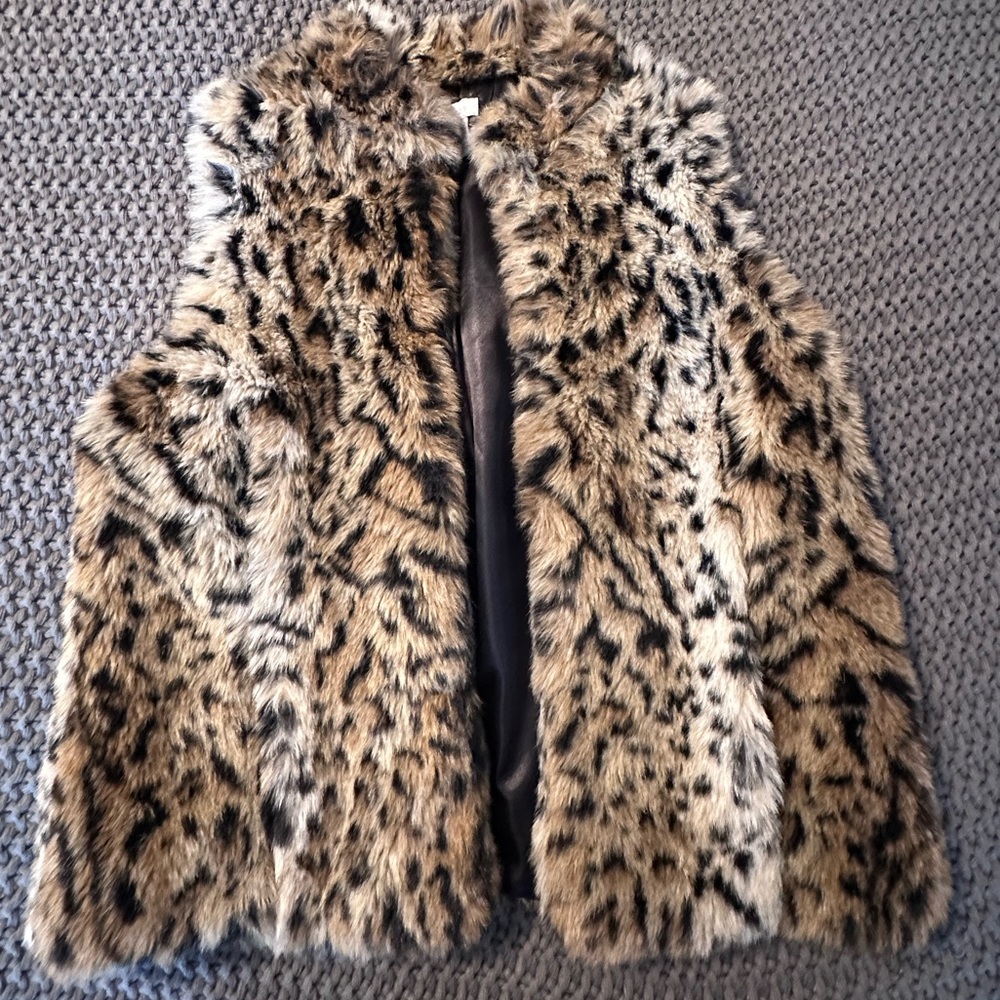 Chico’s Faux Fur Cheetah vest